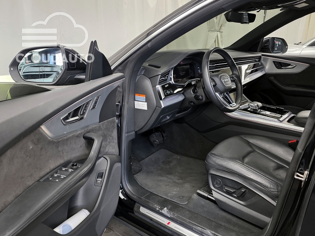 2021 Audi Q8 45 TDI Premium - Image 10