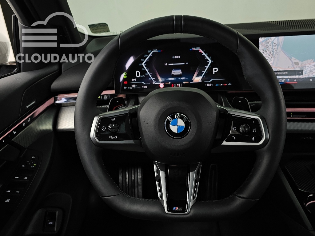 2025 BMW 5 Series 520i M Sports - Image 13