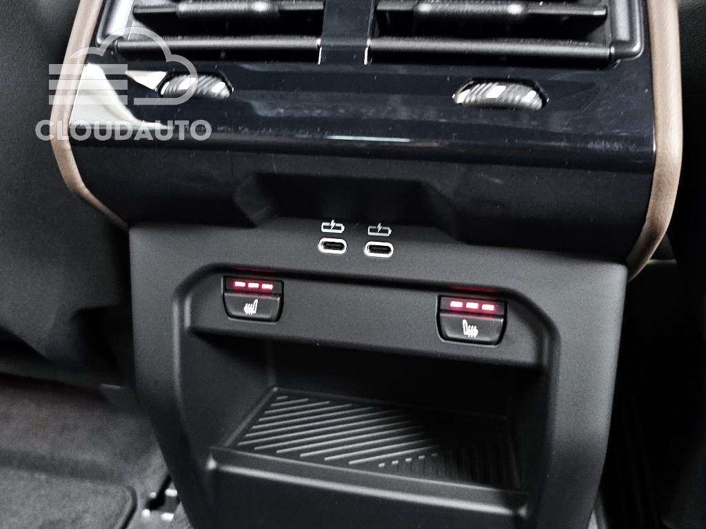 2025 BMW 5 Series 520i M Sports - Image 19