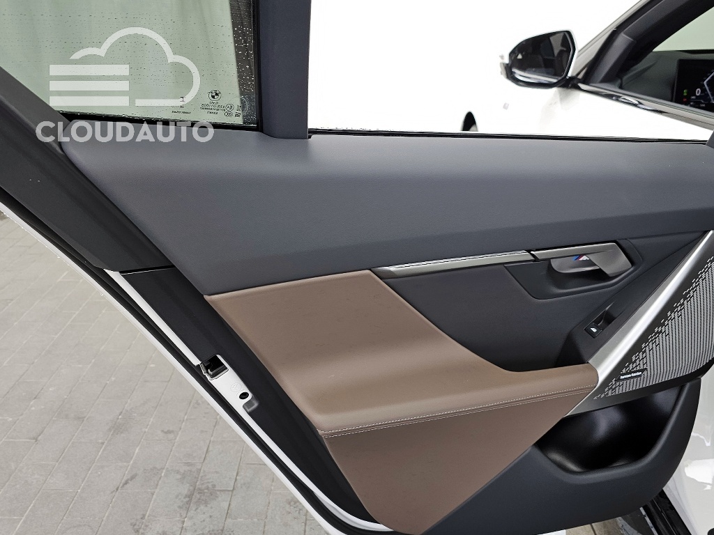 2025 BMW 5 Series 520i M Sports - Image 25