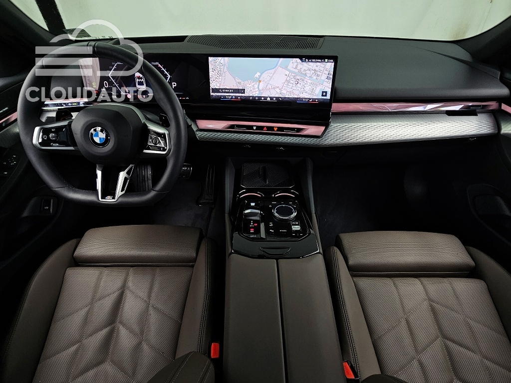2025 BMW 5 Series 520i M Sports - Image 7