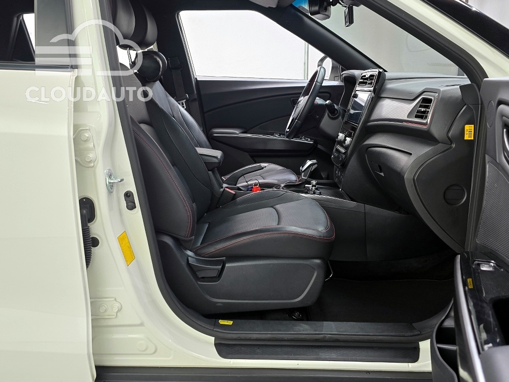 2020 SsangYong Tivoli Gasoline 1.5 2WD - Image 10