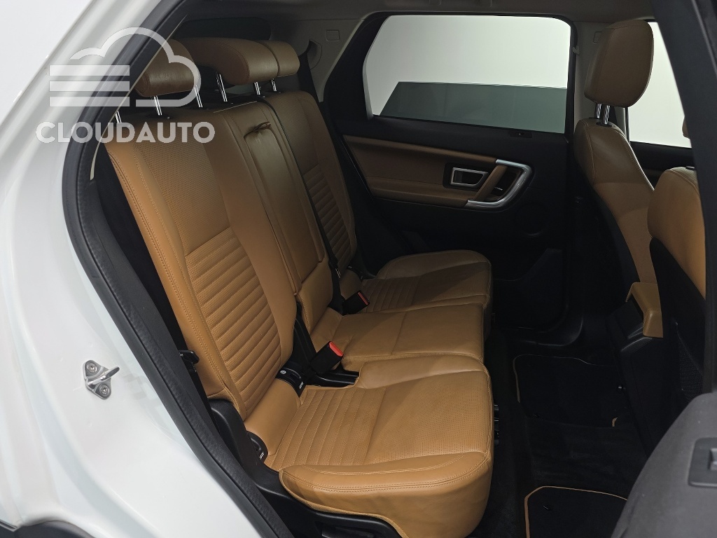 2019 Land Rover Discovery Sport 2.0 TD4 HSE Luxury - Image 12