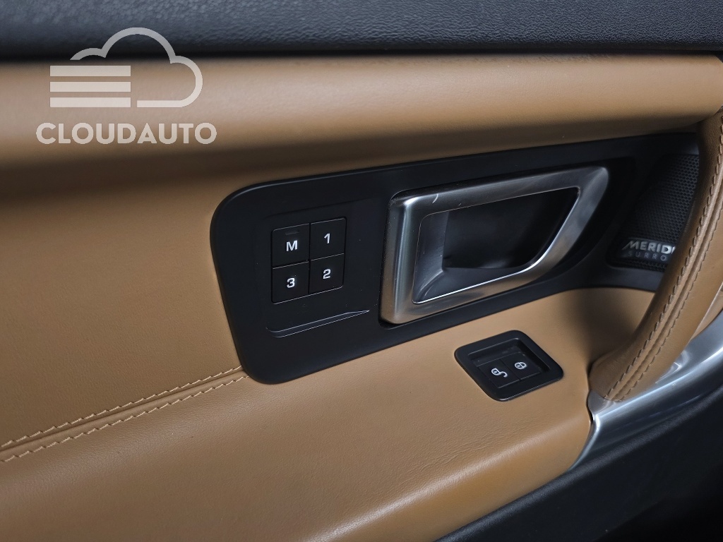 2019 Land Rover Discovery Sport 2.0 TD4 HSE Luxury - Image 17