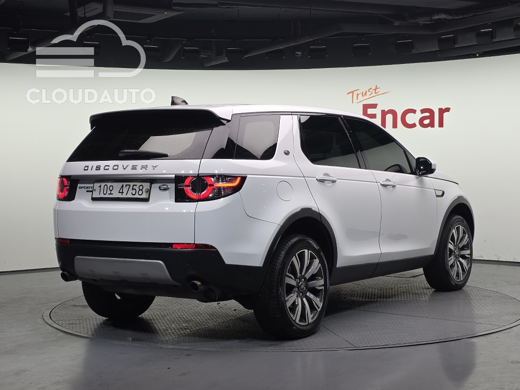 2019 Land Rover Discovery Sport 2.0 TD4 HSE Luxury - Image 2