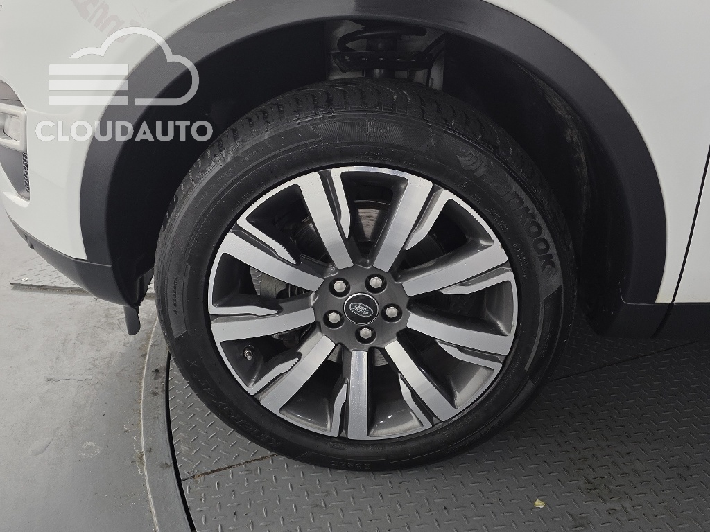 2019 Land Rover Discovery Sport 2.0 TD4 HSE Luxury - Image 5