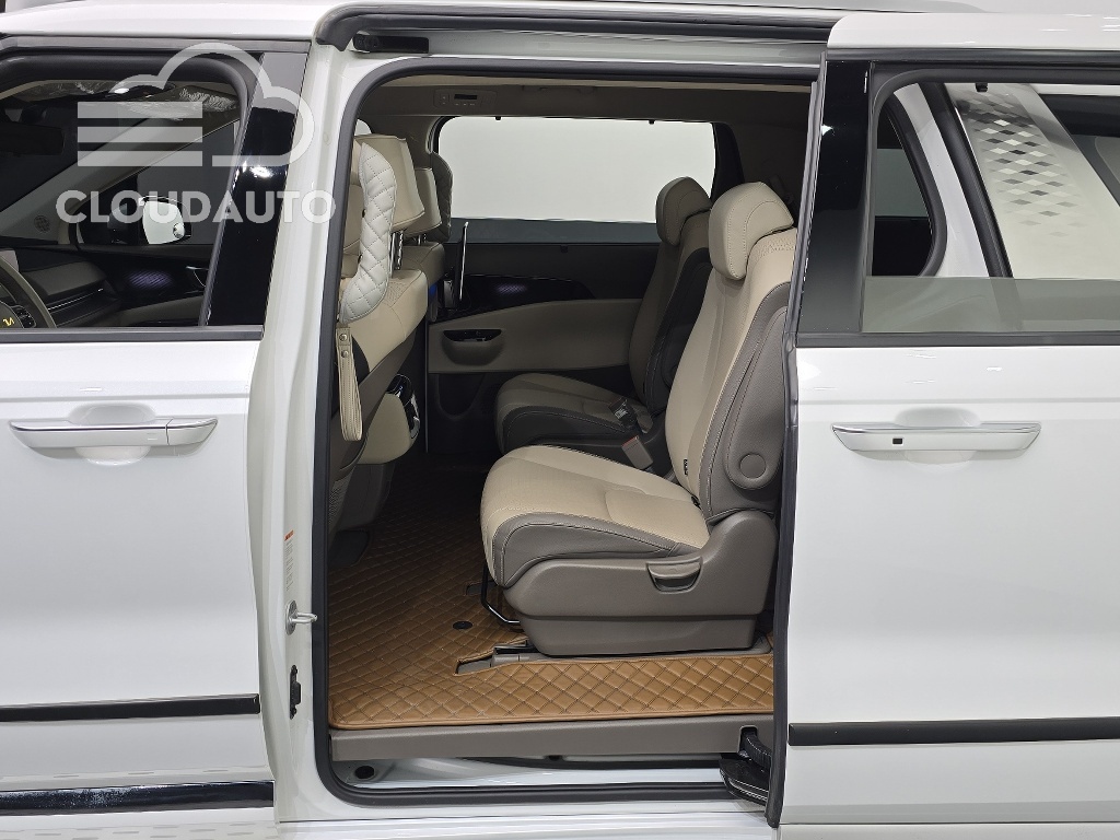 2023 Kia Carnival Gasoline 9 Signature - Image 11