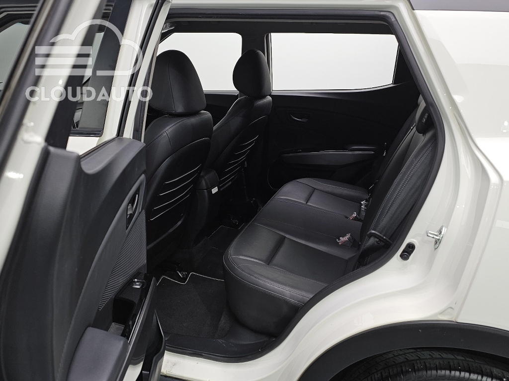 2021 SsangYong Tivoli Gasoline 1.5 2WD - Image 11