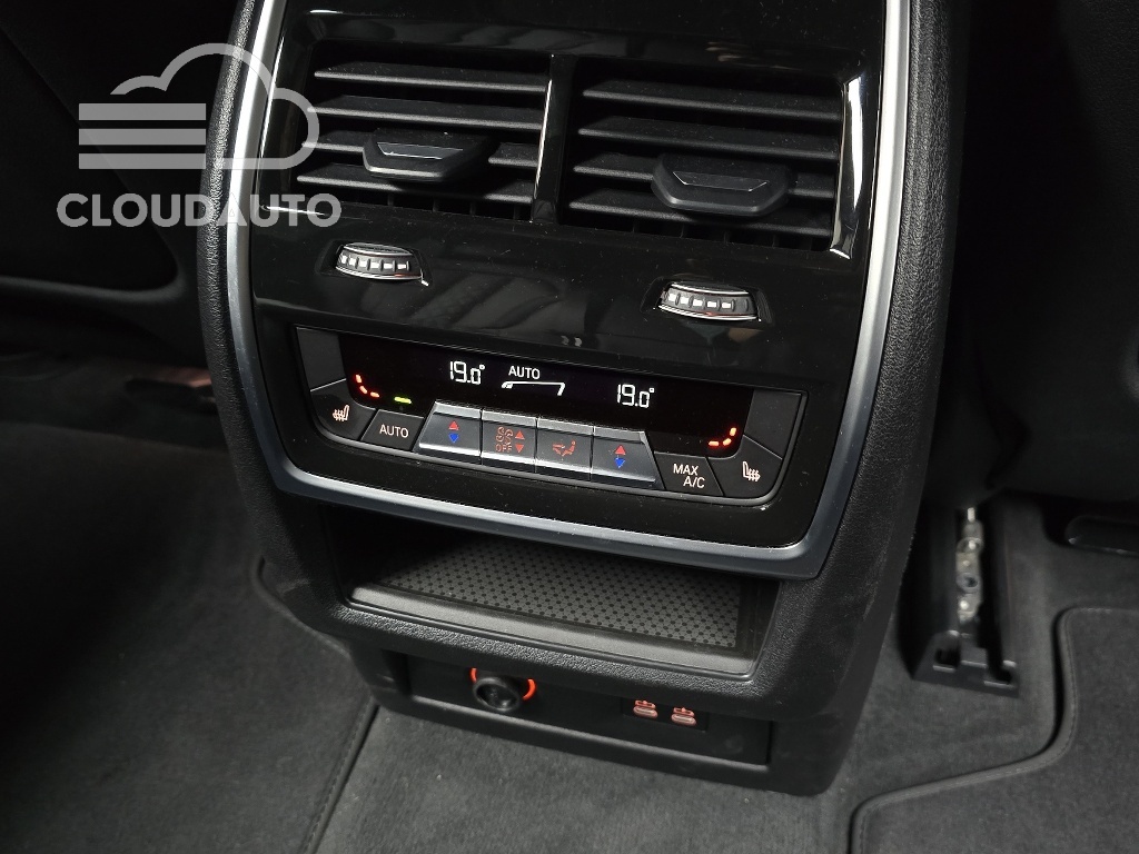 2026 BMW X7 xDrive 40i M Sports - Image 19