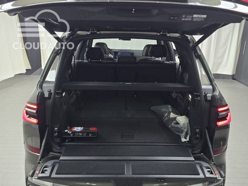 2026 BMW X7 xDrive 40i M Sports - Image 20