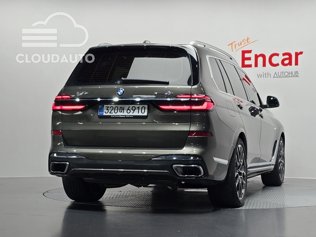 2026 BMW X7 xDrive 40i M Sports - Image 4