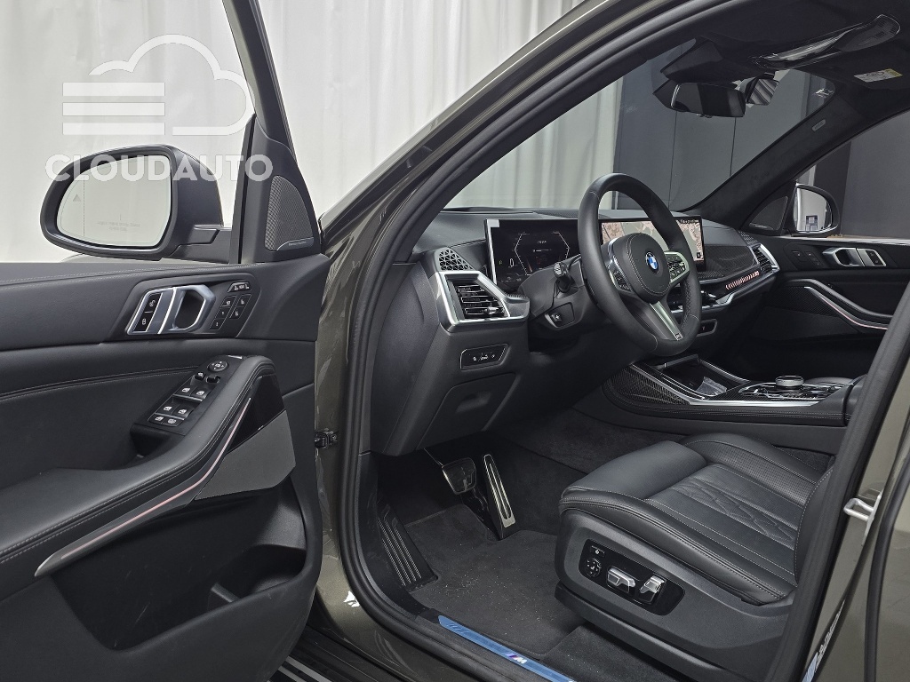 2026 BMW X7 xDrive 40i M Sports - Image 10