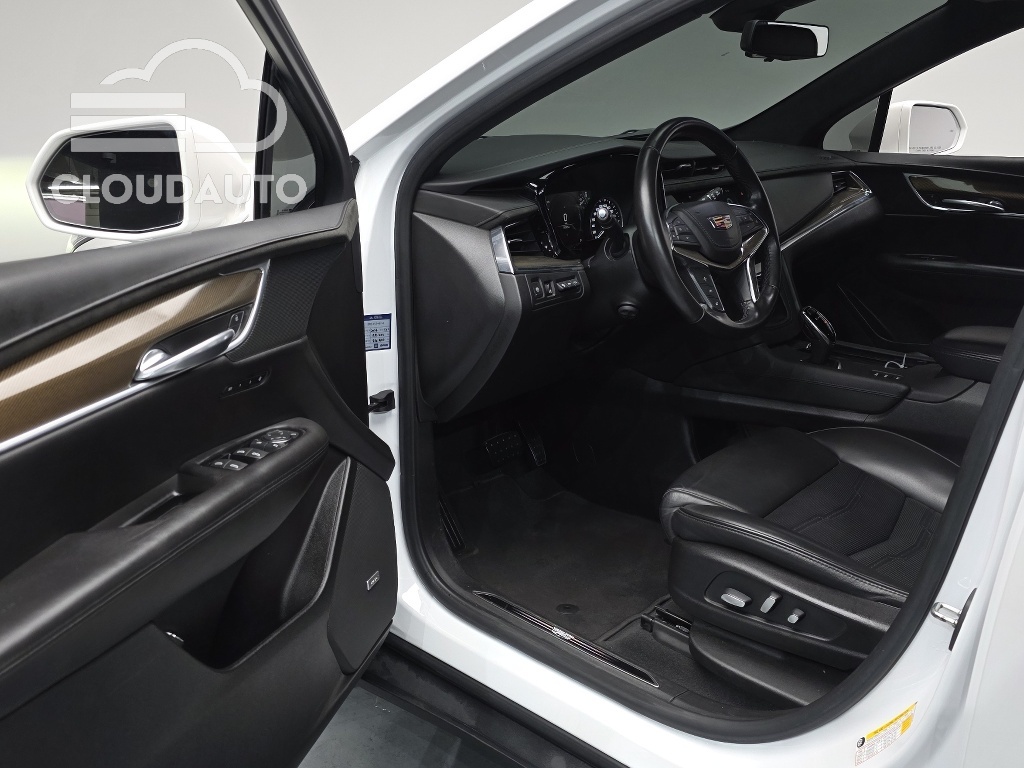 2019 Cadillac XT5 3.6 AWD - Image 11