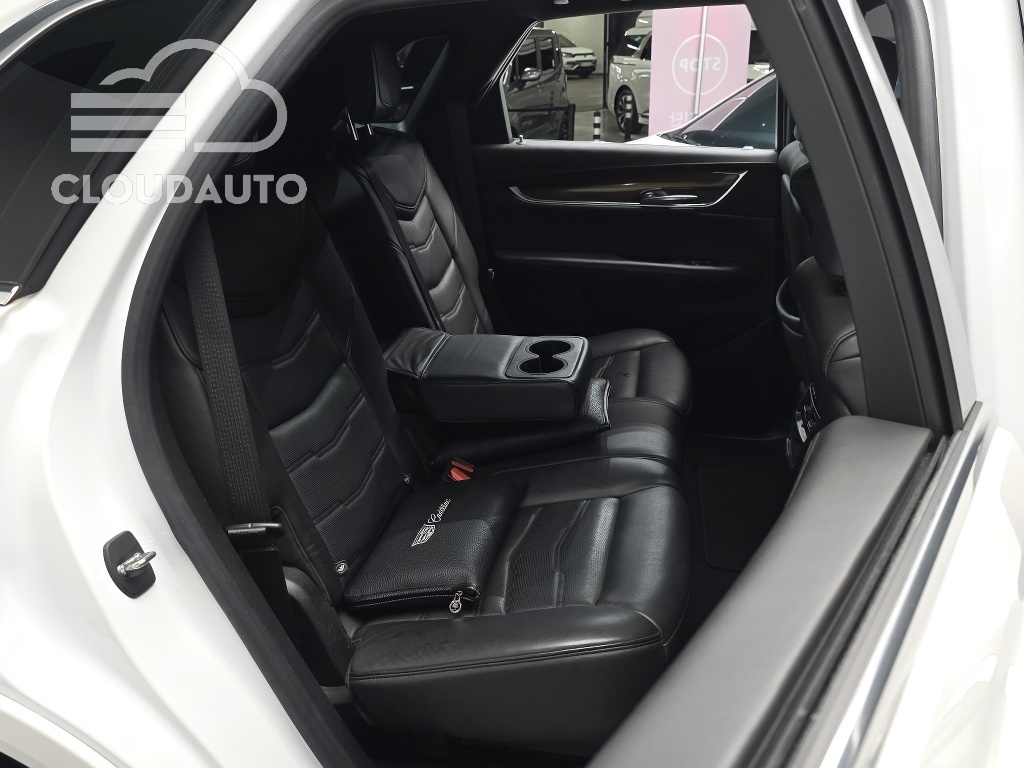 2019 Cadillac XT5 3.6 AWD - Image 12