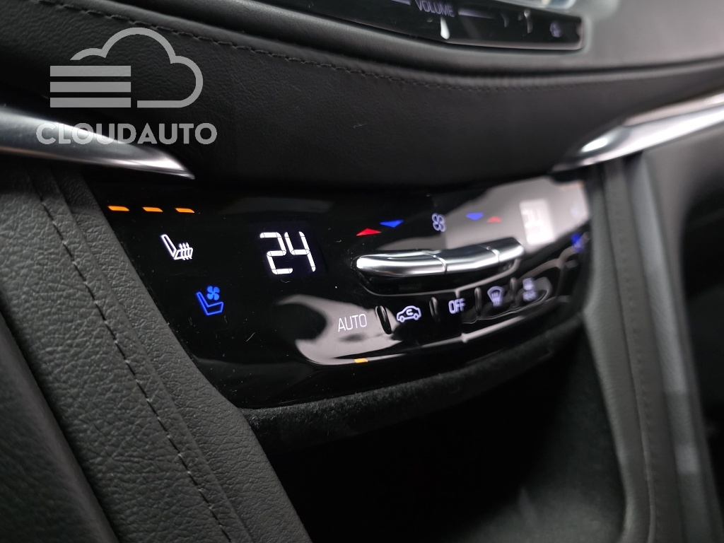 2019 Cadillac XT5 3.6 AWD - Image 18