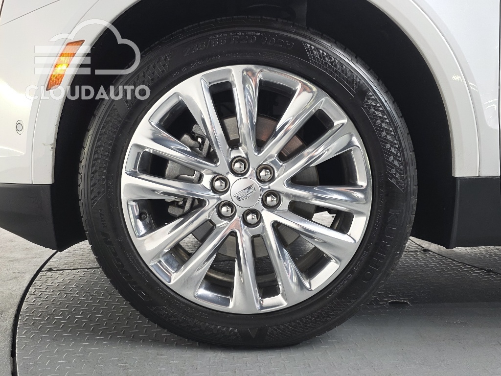 2019 Cadillac XT5 3.6 AWD - Image 5