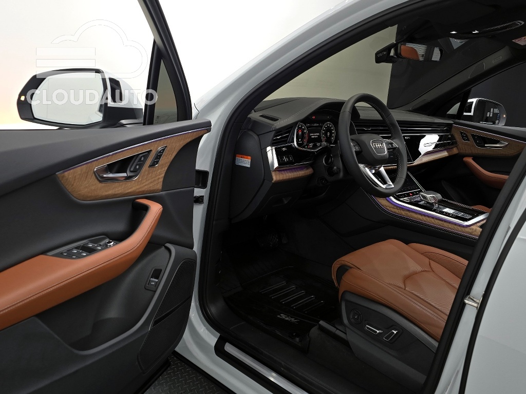 2025 Audi Q7 55 TFSI - Image 11