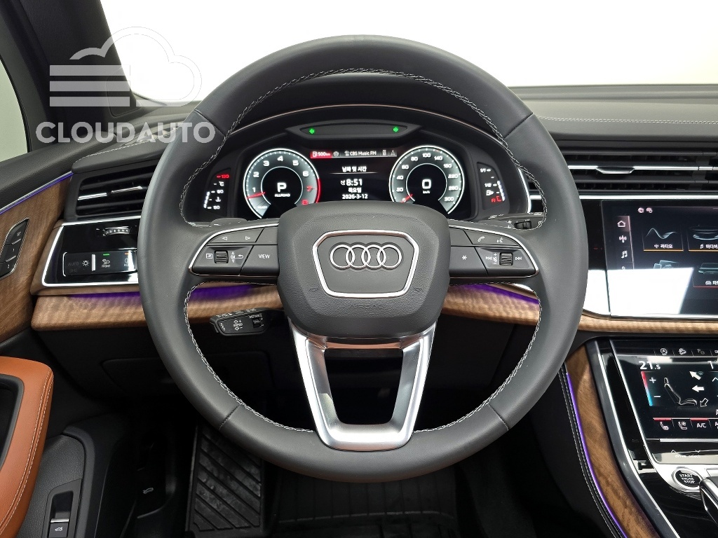 2025 Audi Q7 55 TFSI - Image 13