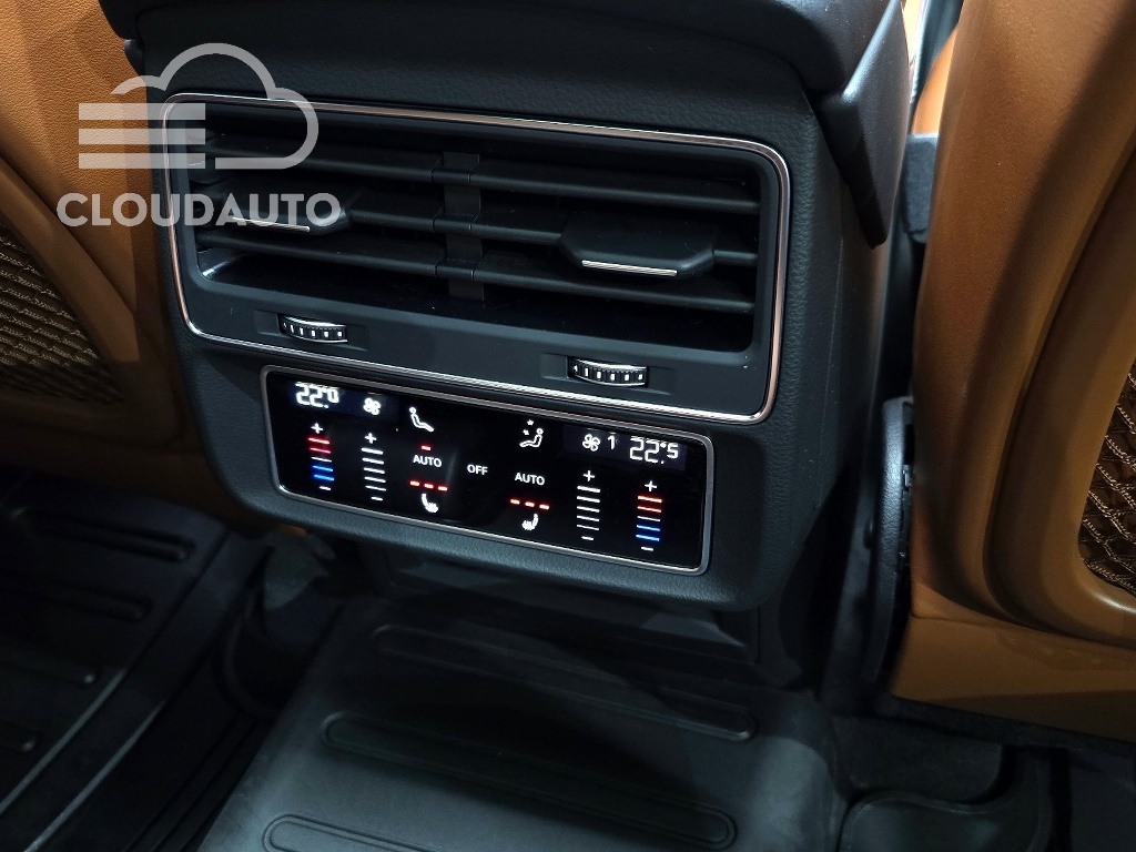 2025 Audi Q7 55 TFSI - Image 19