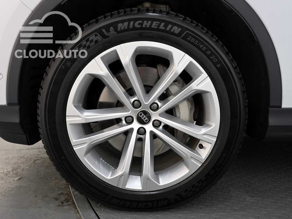 2025 Audi Q7 55 TFSI - Image 5