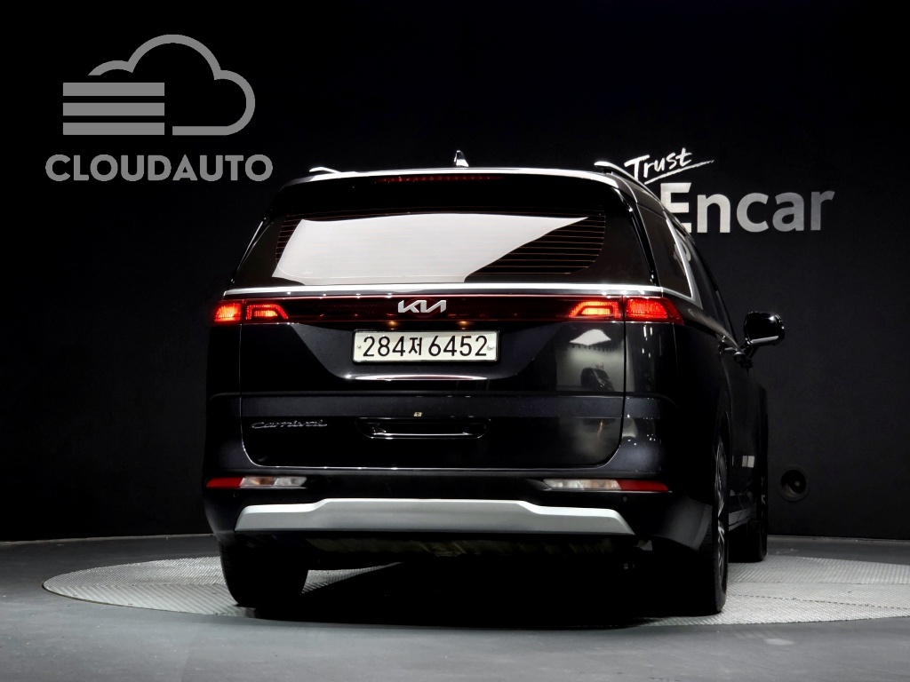 2021 Kia Carnival 9 Prestige - Image 4