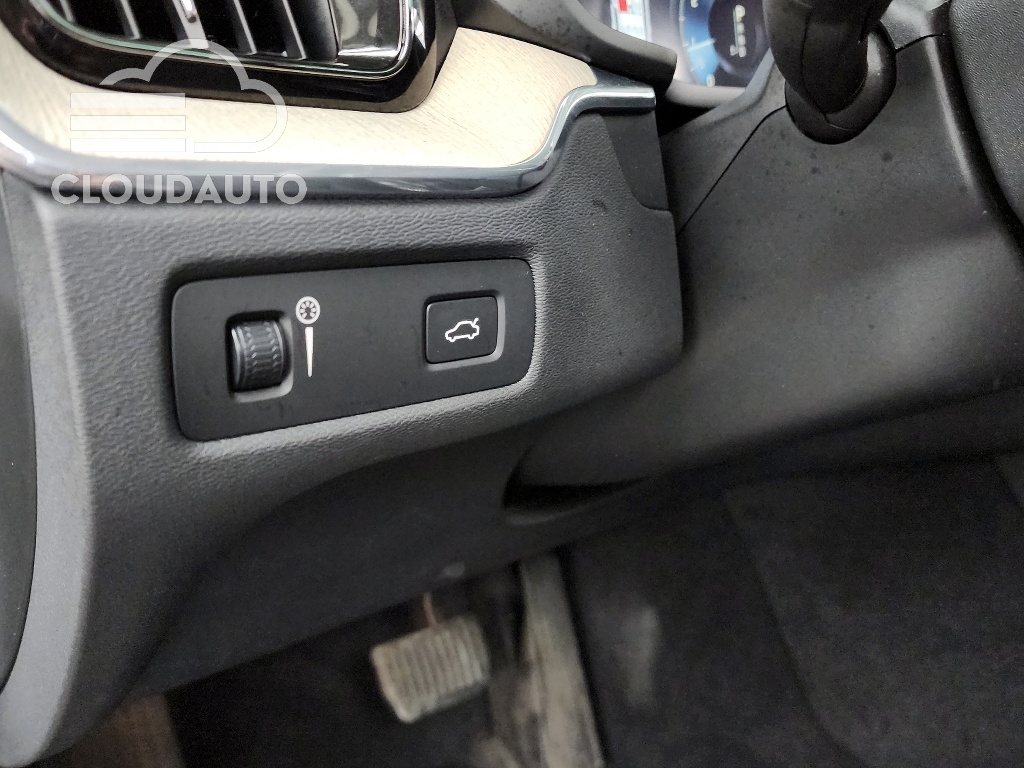 2018 Volvo XC60 T6 - Image 16