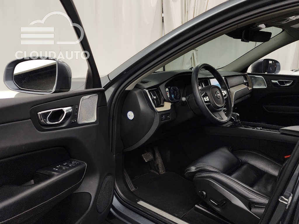 2018 Volvo XC60 T6 - Image 10