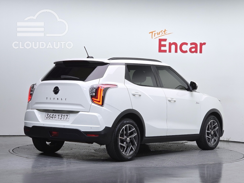 2022 SsangYong Tivoli Gasoline 1.5 2WD - Image 2