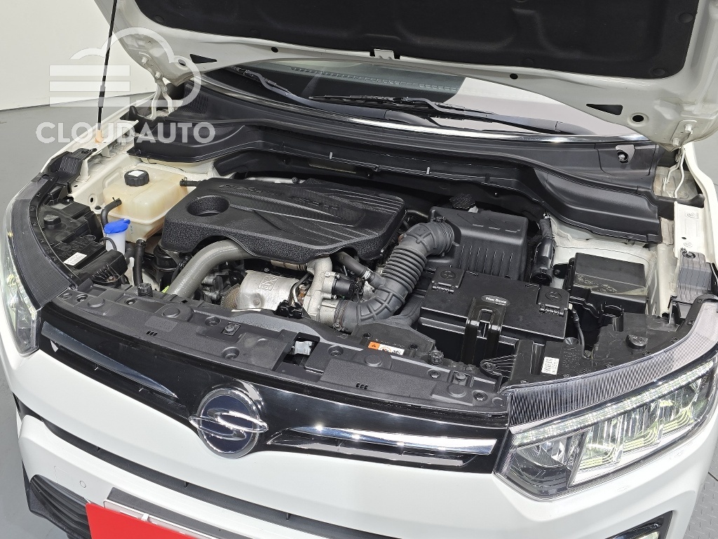 2022 SsangYong Tivoli Gasoline 1.5 2WD - Image 6