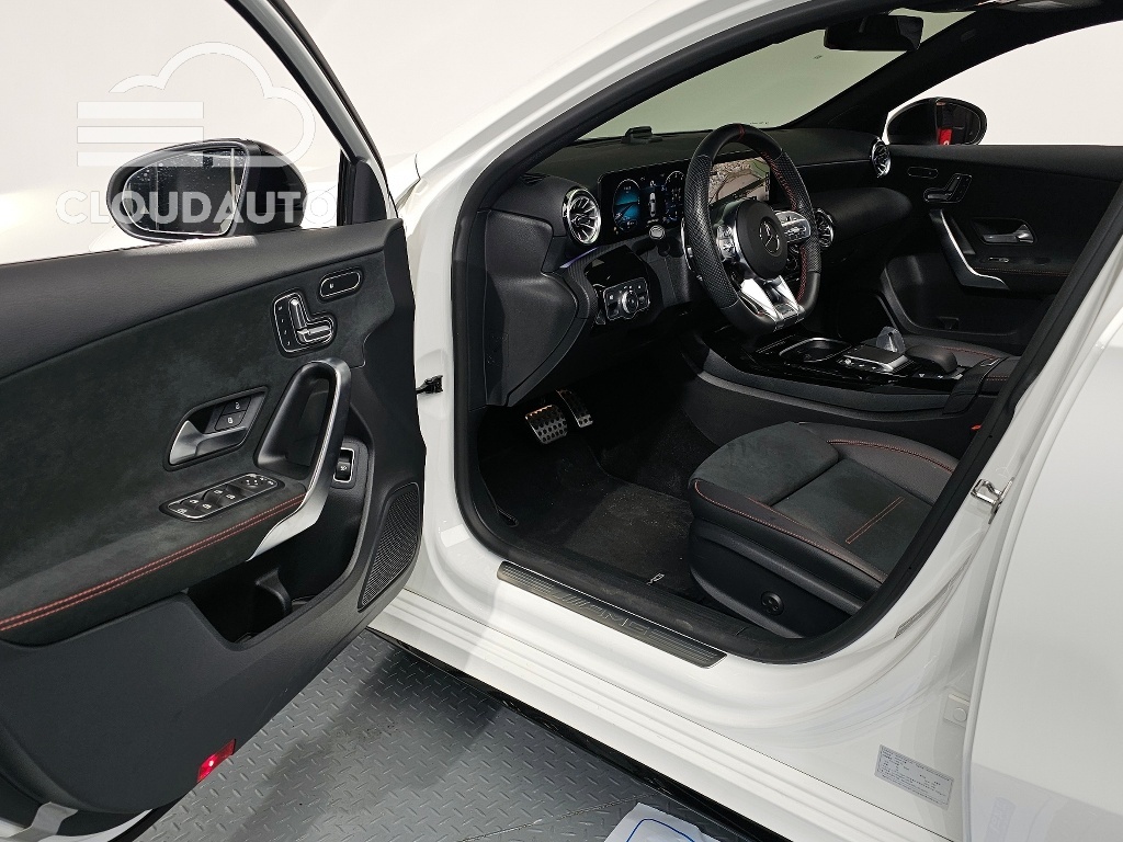 2022 Mercedes-Benz A-Class AMG A35 4MATIC Sedan - Image 10