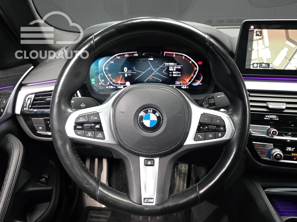 2021 BMW 5 Series 520i M Sports - Image 13