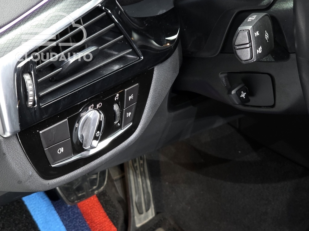 2021 BMW 5 Series 520i M Sports - Image 16
