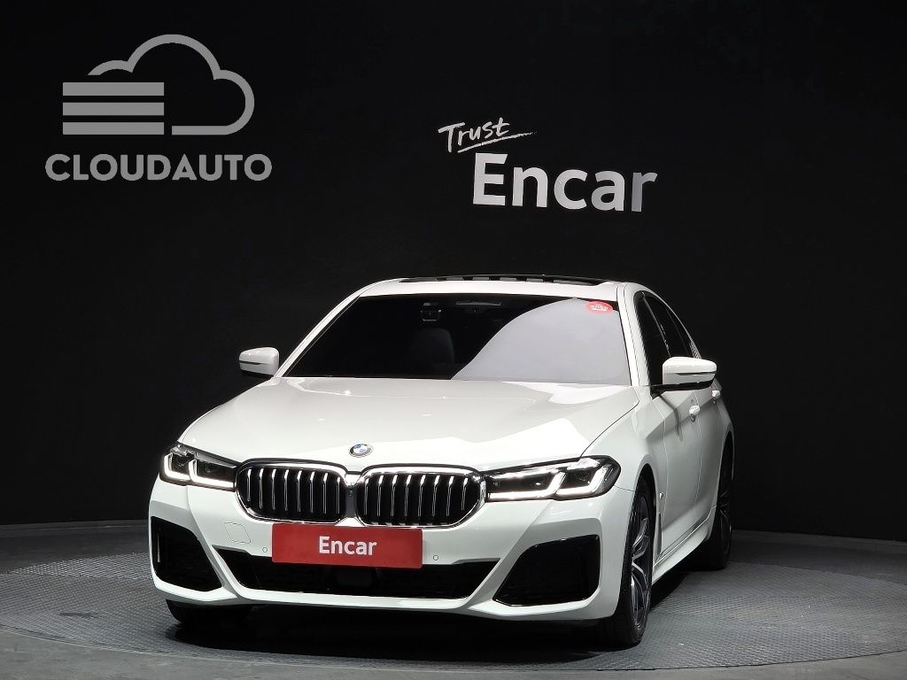 2021 BMW 5 Series 520i M Sports - Image 3