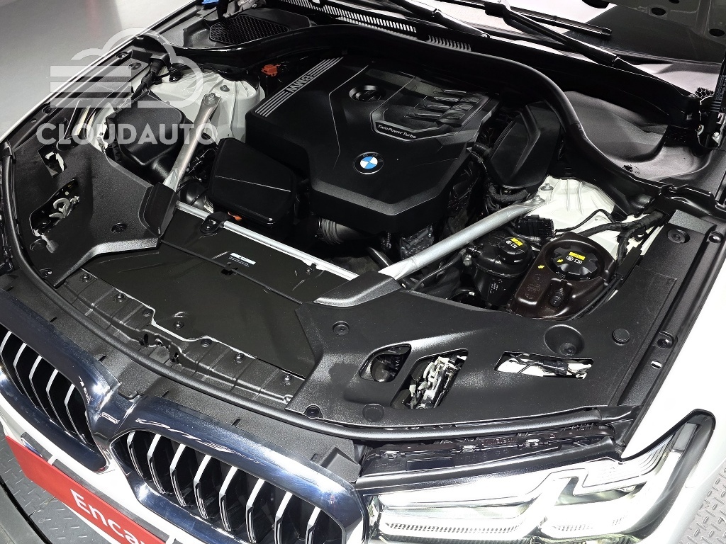 2021 BMW 5 Series 520i M Sports - Image 6