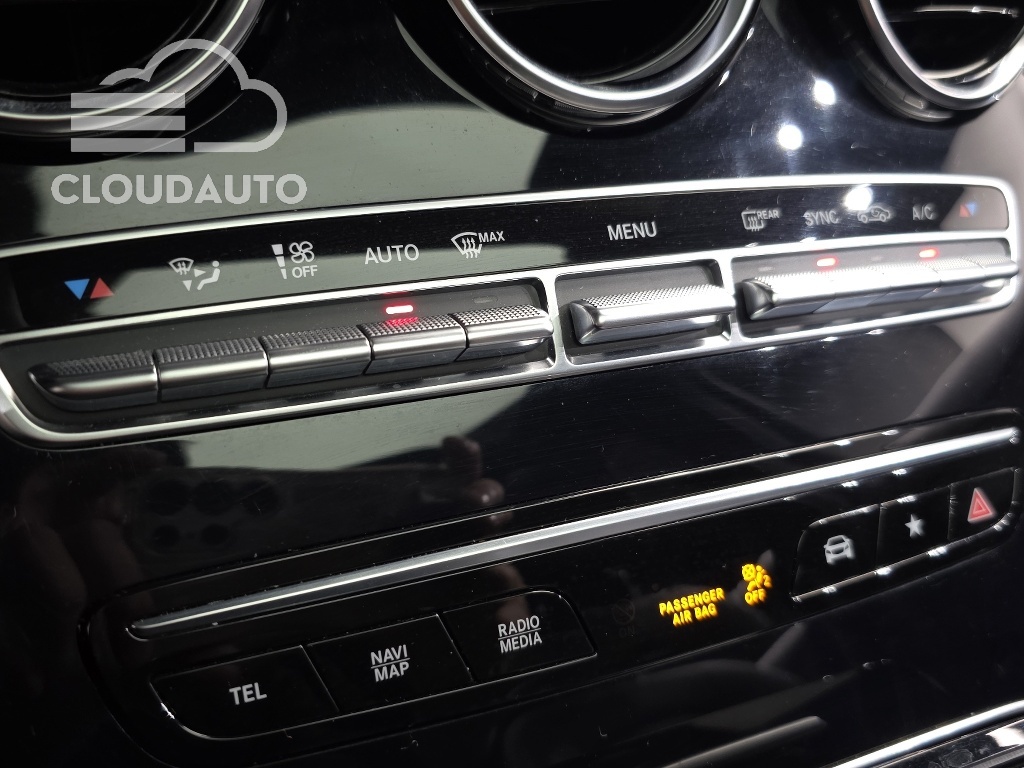 2021 Mercedes-Benz GLC GLC300 4MATIC Premium - Image 16