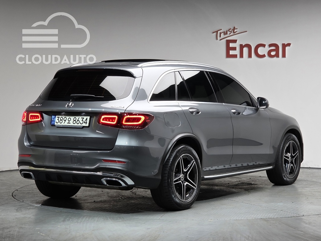 2021 Mercedes-Benz GLC GLC300 4MATIC Premium - Image 2