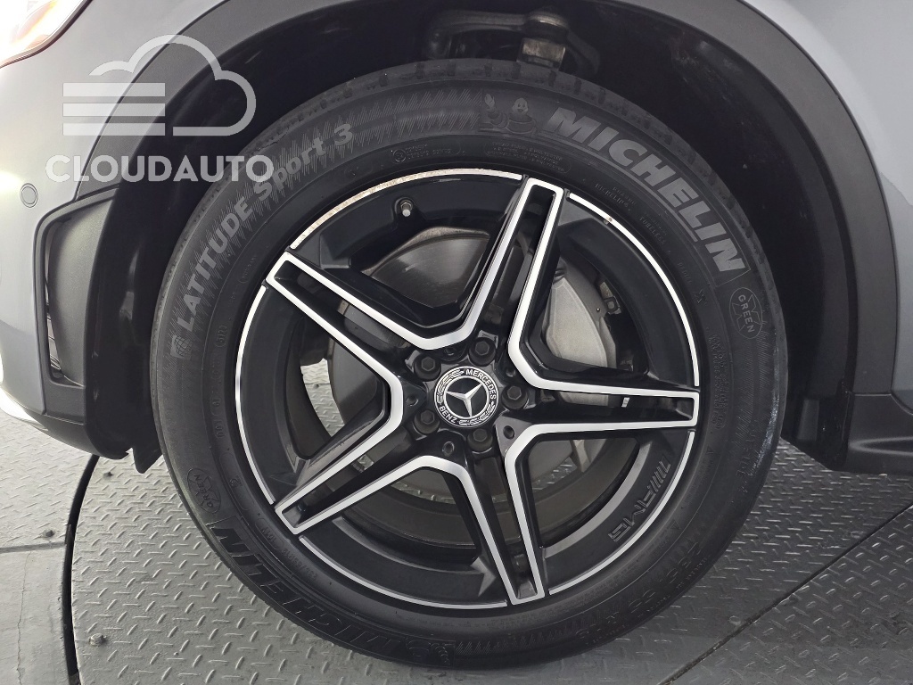 2021 Mercedes-Benz GLC GLC300 4MATIC Premium - Image 5
