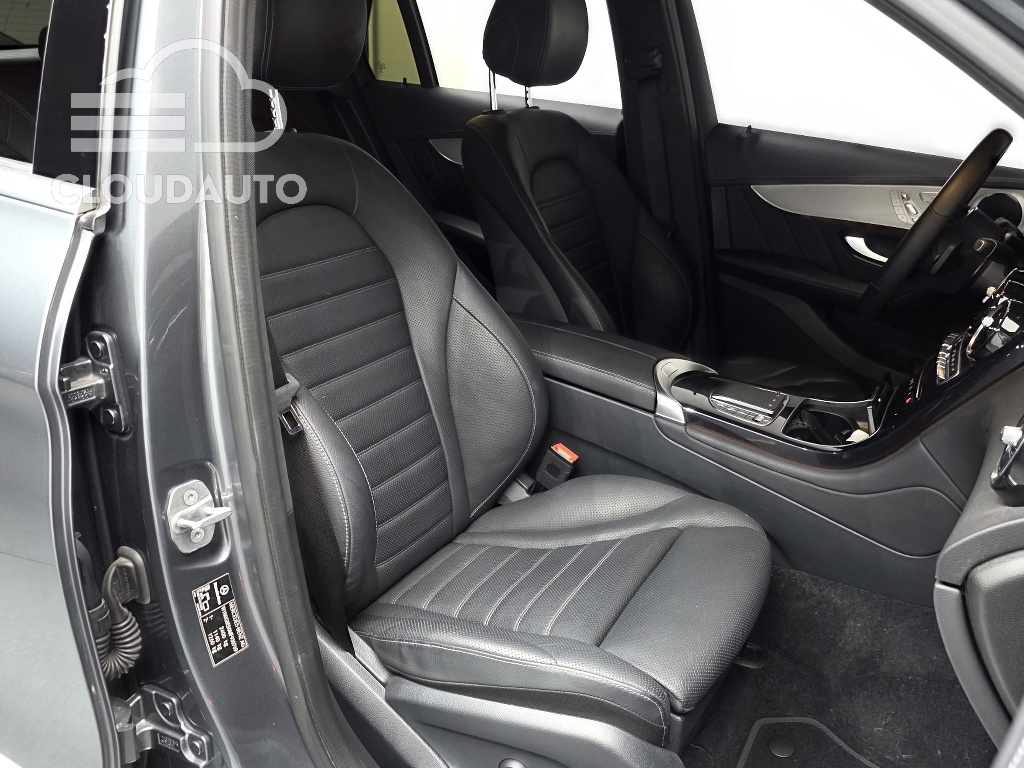 2021 Mercedes-Benz GLC GLC300 4MATIC Premium - Image 10