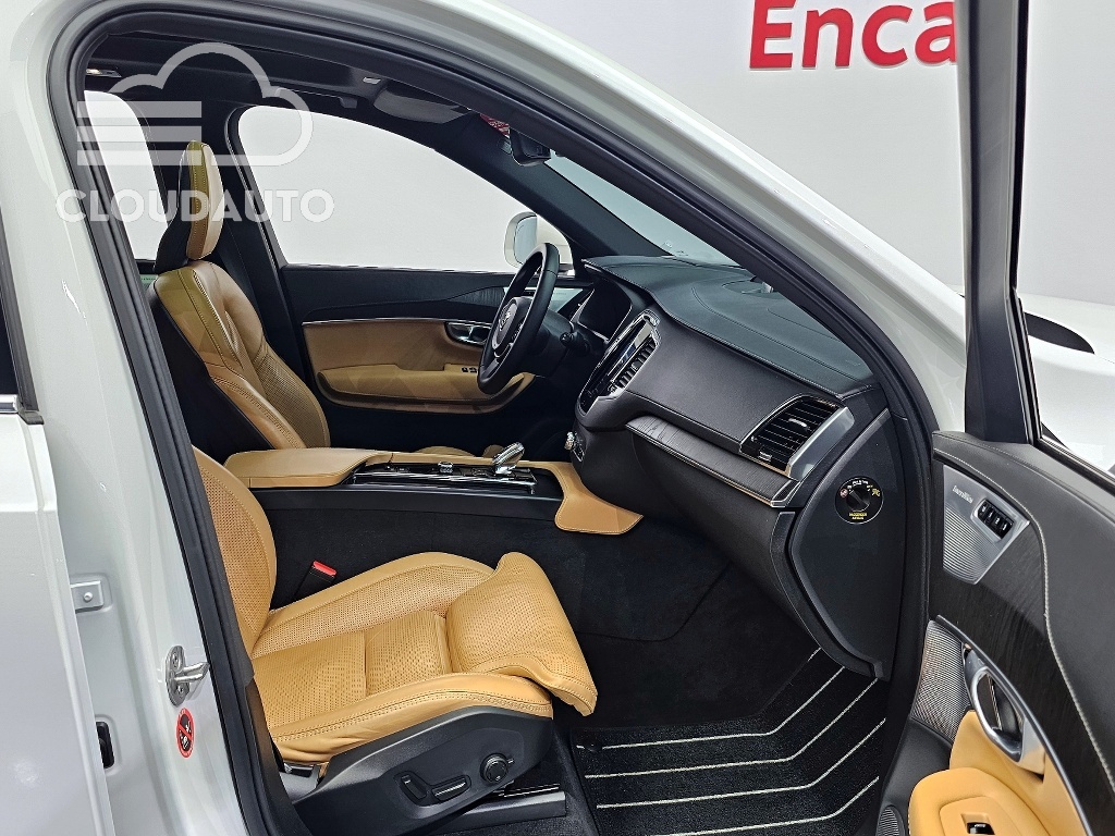2023 Volvo XC90 B6 - Image 11