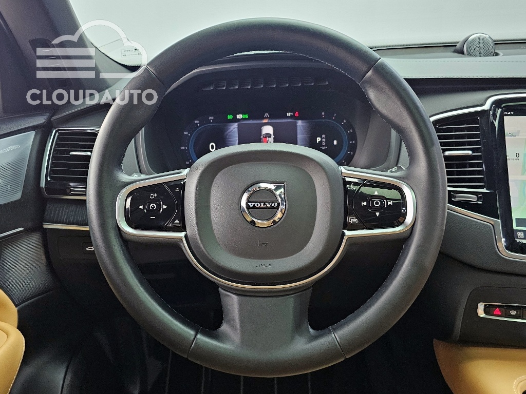2023 Volvo XC90 B6 - Image 13
