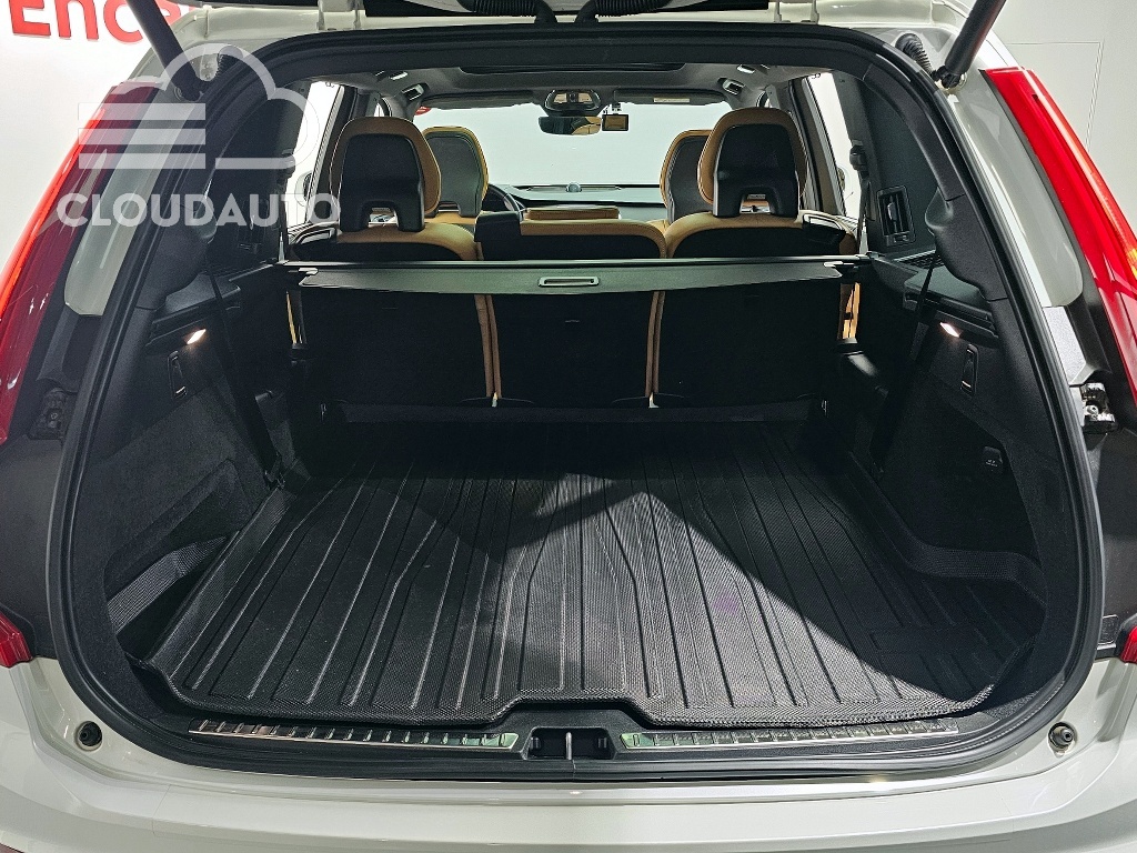 2023 Volvo XC90 B6 - Image 20