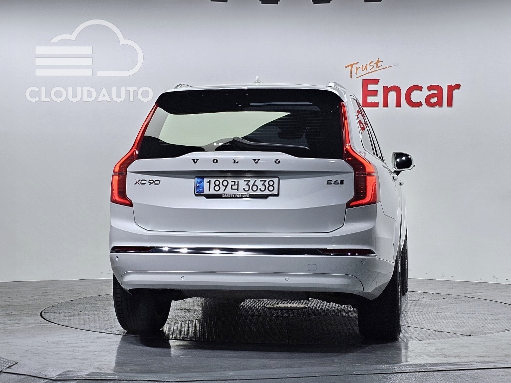 2023 Volvo XC90 B6 - Image 4