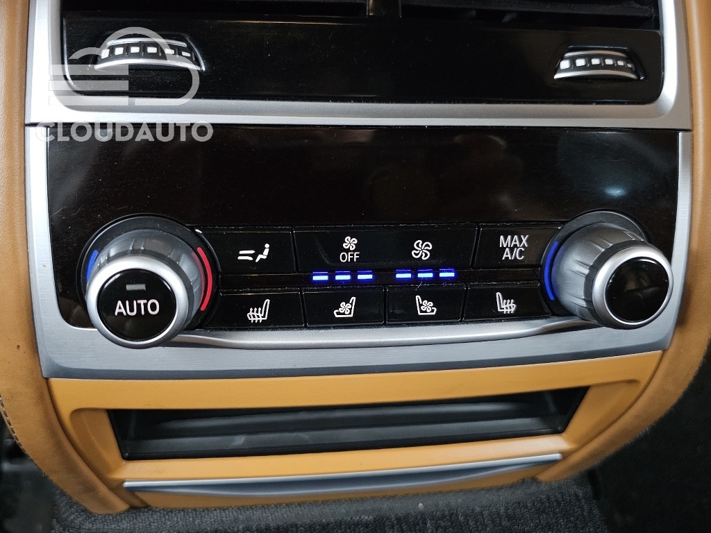 2018 BMW 7 Series 740d xDrive M Sports - Image 19