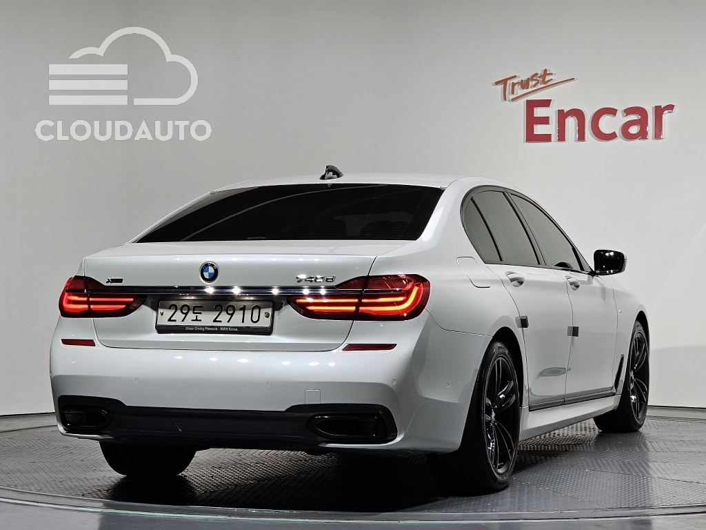 2018 BMW 7 Series 740d xDrive M Sports - Image 2