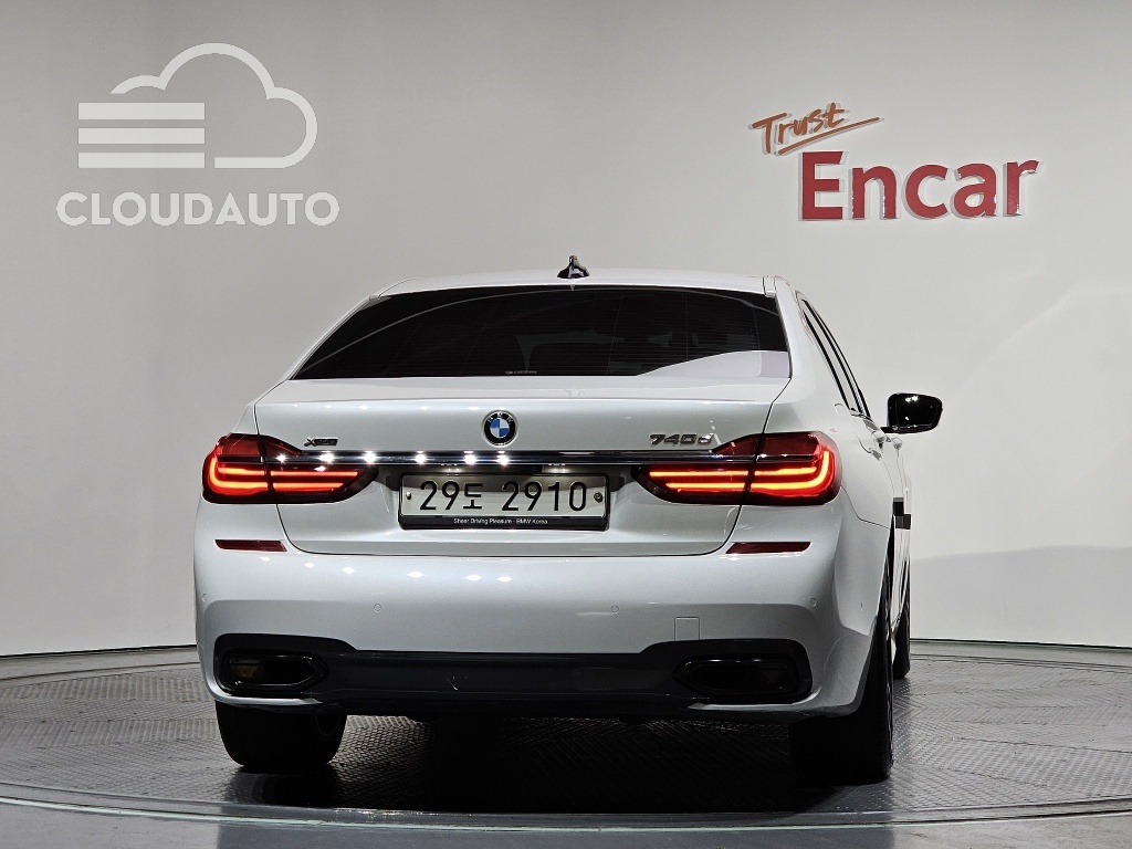 2018 BMW 7 Series 740d xDrive M Sports - Image 4