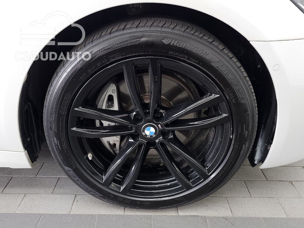 2018 BMW 7 Series 740d xDrive M Sports - Image 5
