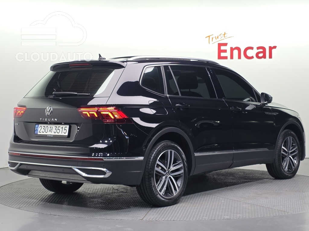 2023 Volkswagen Tiguan 2.0 TSI Prestige - Image 2