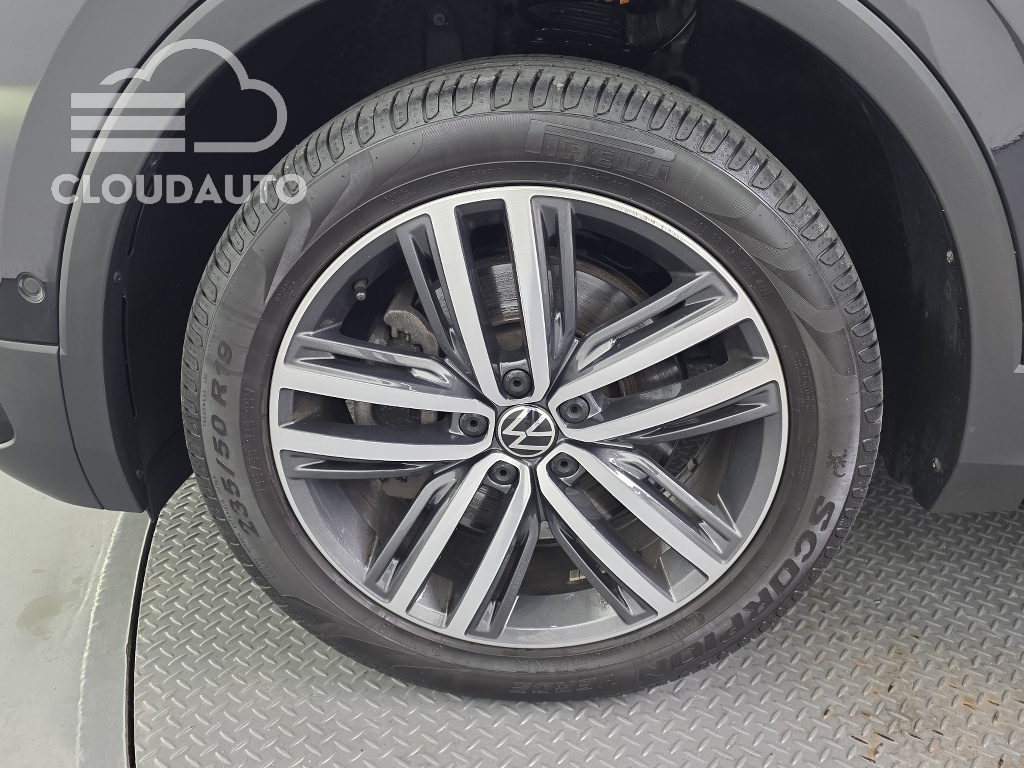 2023 Volkswagen Tiguan 2.0 TSI Prestige - Image 5