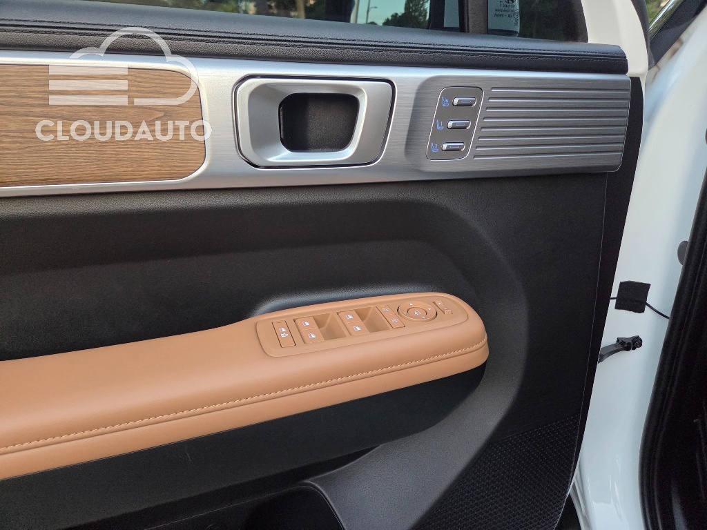 2025 Hyundai Santa Fe HEV 1.6 2WD - Image 11