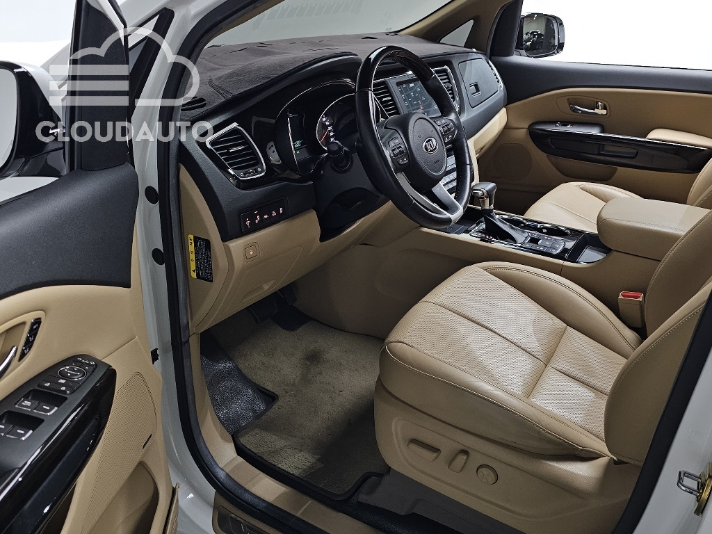 2019 Kia Carnival Gasoline 7 - Image 11